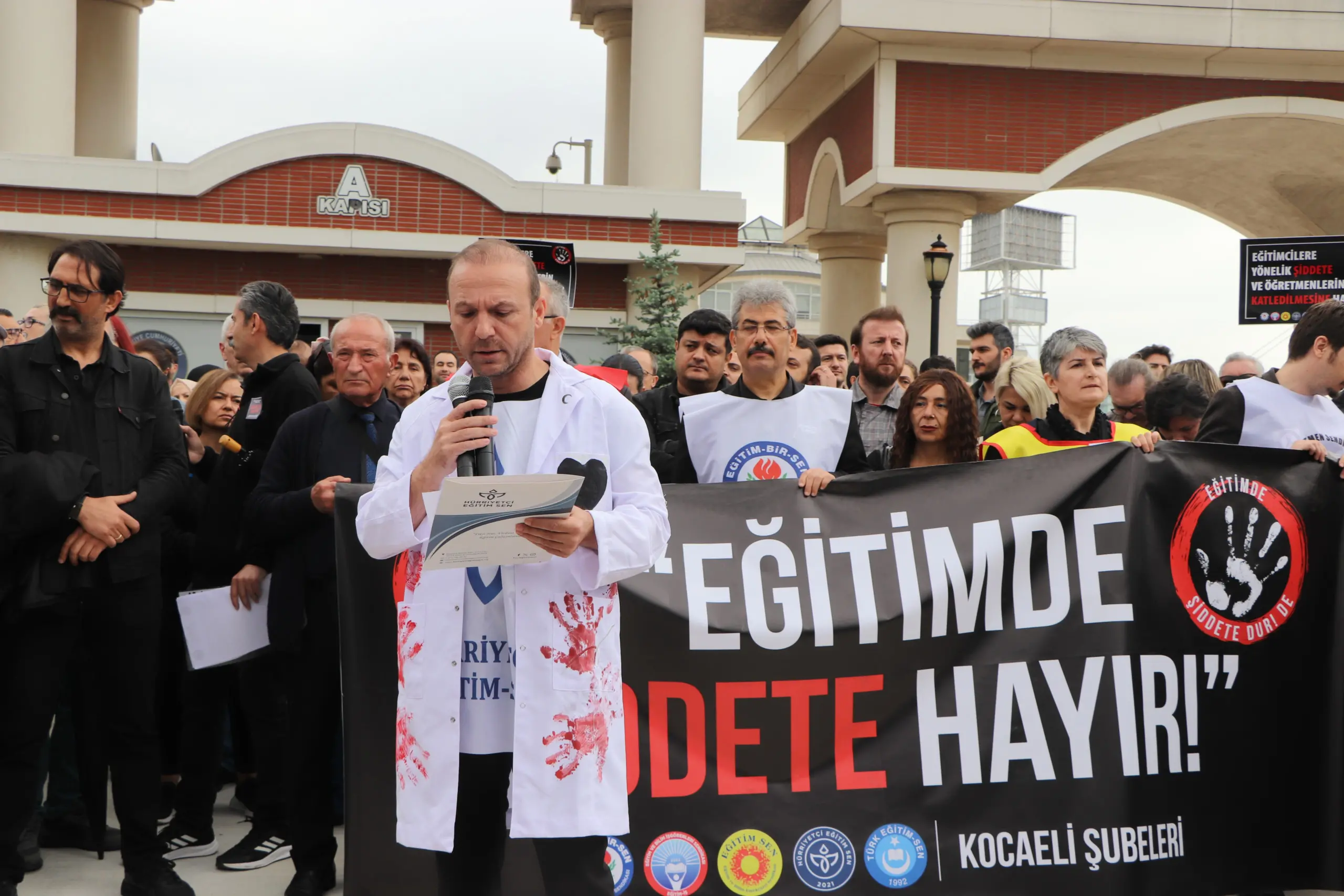 Binlerce öğretmen İbrahim Hoca için haykırdı - Resim : 18