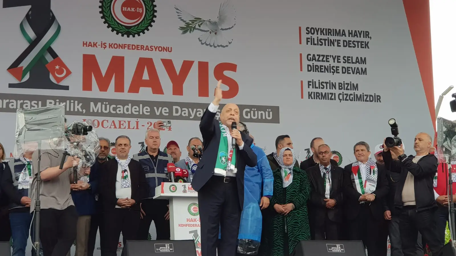 Hak-İş taleplerini sıraladı Arslan: “1 Mayıs, işçi iradesinin ve insan olma onurunun yükseldiği gündür” - Resim : 3