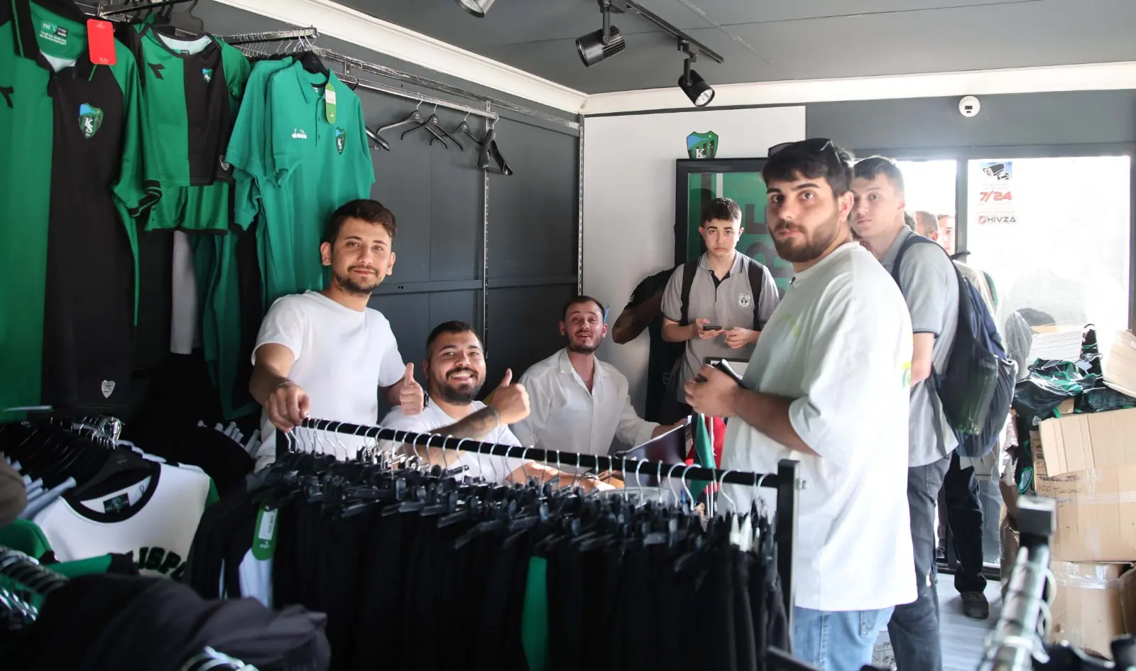 Kocaelispor taraftarı çıldırdı! Biletler kapış kapış! - Resim : 1