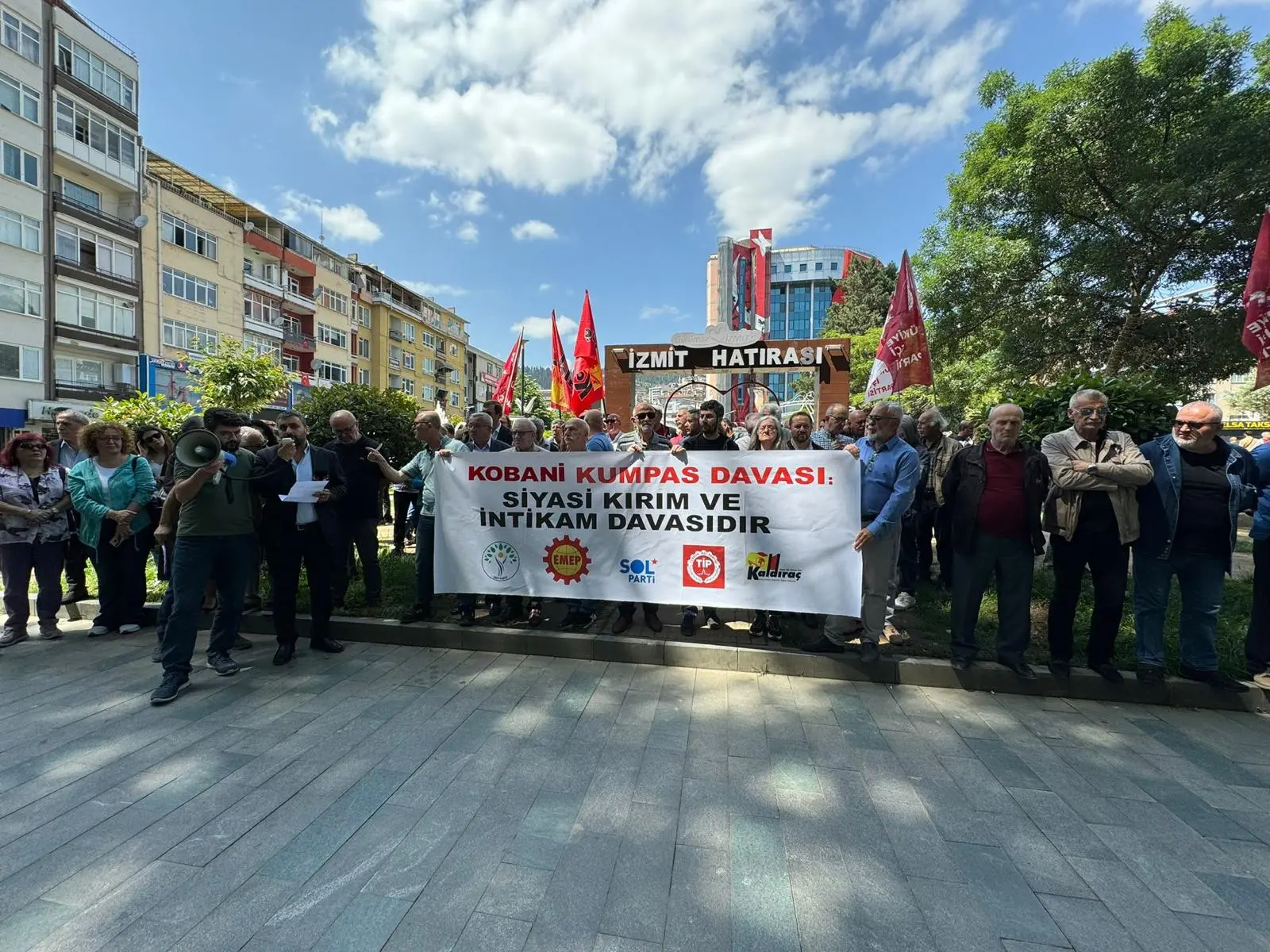 İzmit’te Kobani açıklaması! CHP’li Gençtürk: Demirtaş’ın değil Cumhuriyet’in yarası - Resim : 1