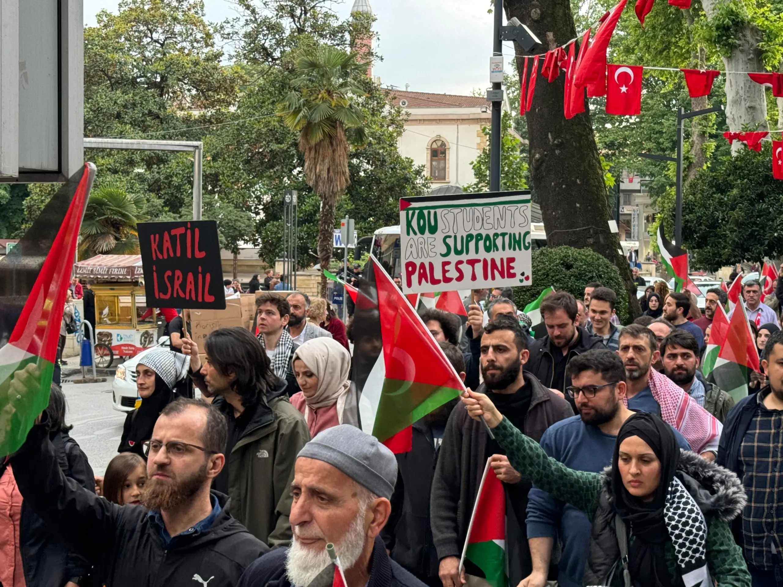 Binler İzmit'te Gazze için yürüdü - Resim : 12