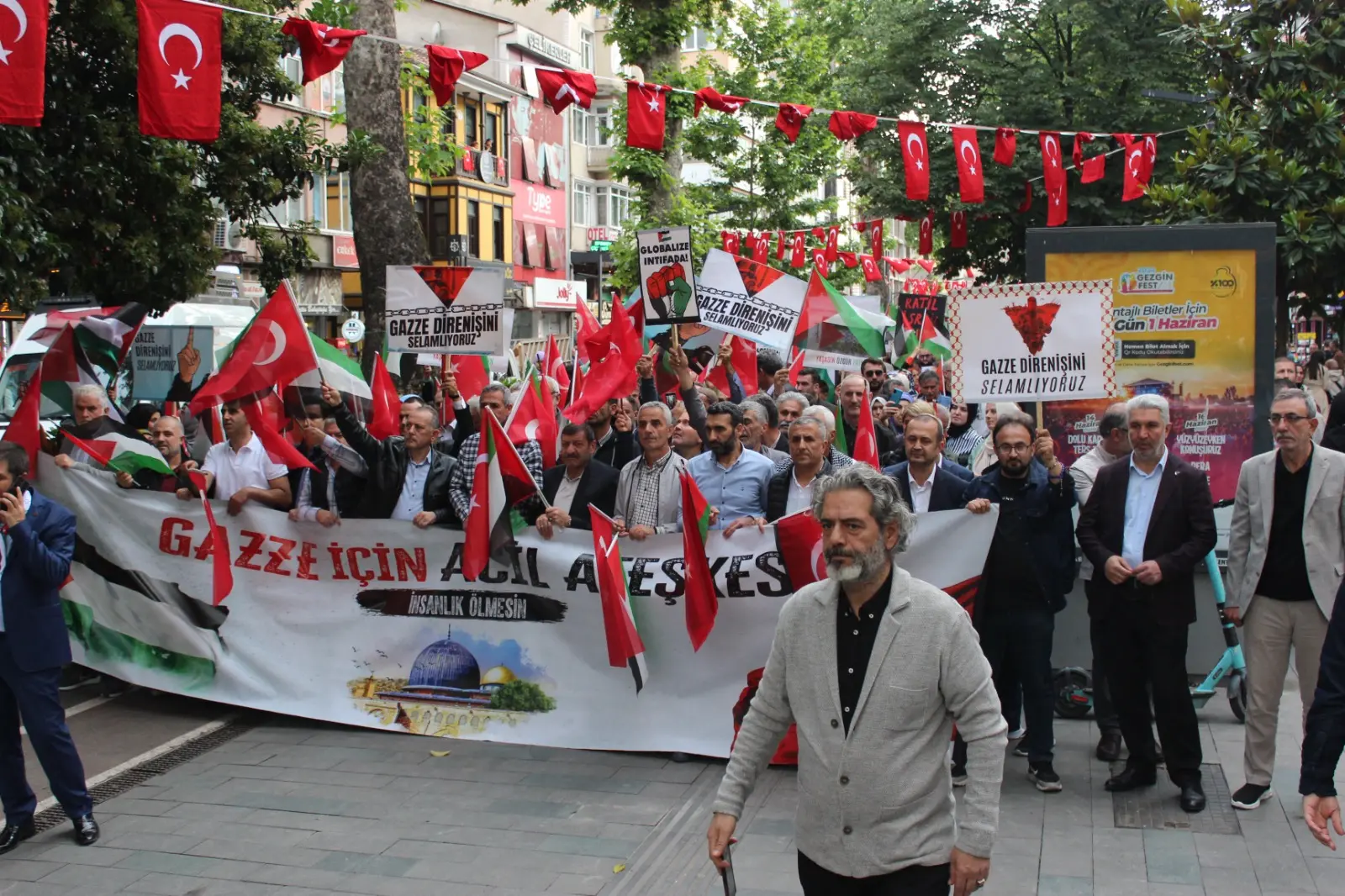 Kocaeli’de binler İsrail’in zulmünü haykırdı! “Durdurulmazlarsa daha büyük katliamlar yapacaklar” - Resim : 7