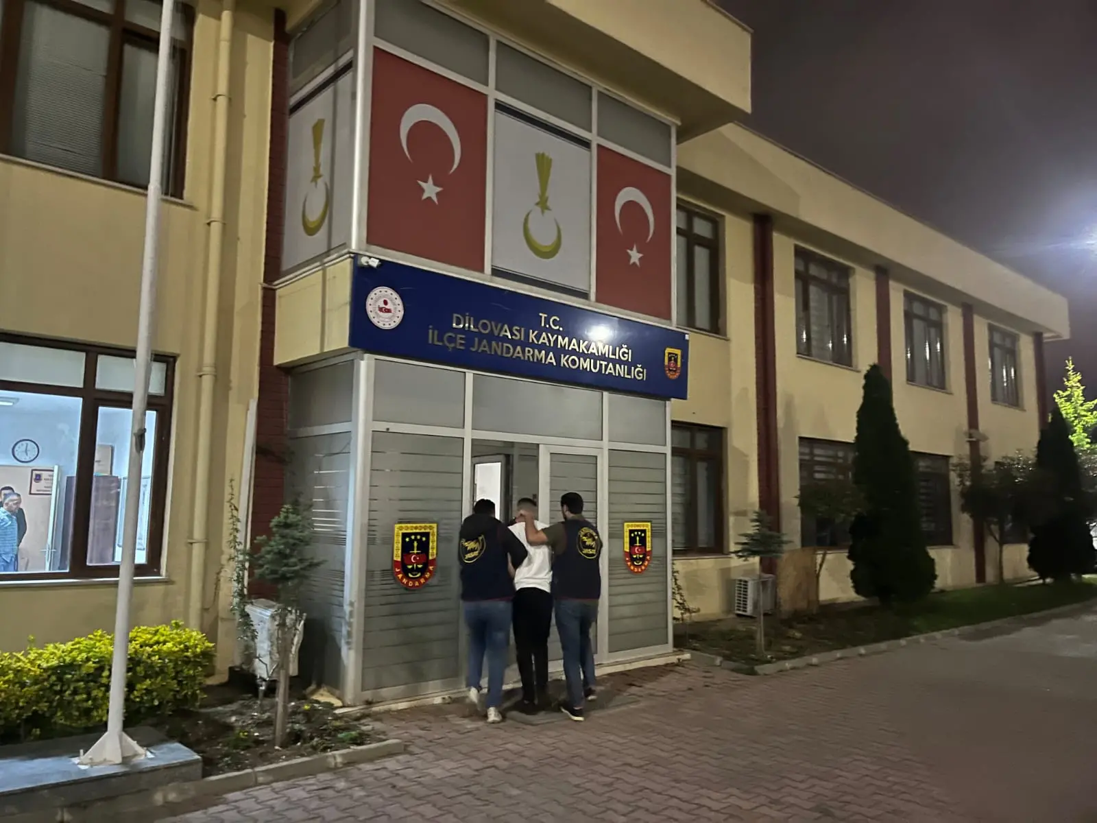 10 yıldır aranan firari cinayet şüphelisi yakalandı - Resim : 1