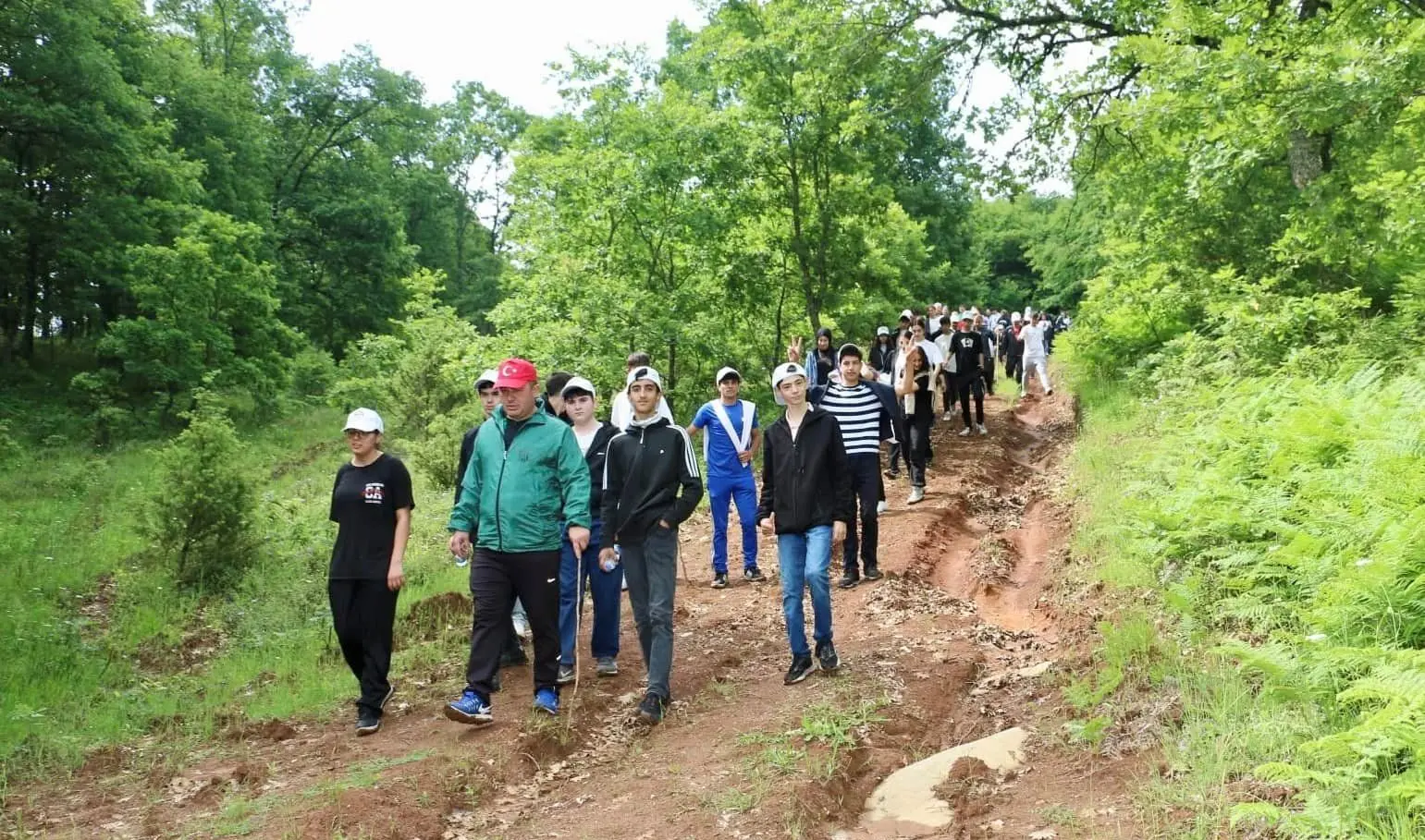 Körfez’in doğal güzelliklerini keşfederek yürüdüler! - Resim : 2