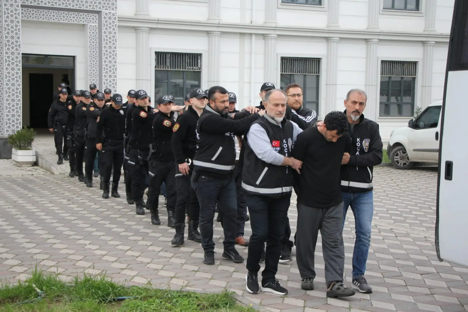 Töre cinayetine kurban gitmişti!12 kişi tutuklandı - Resim : 1