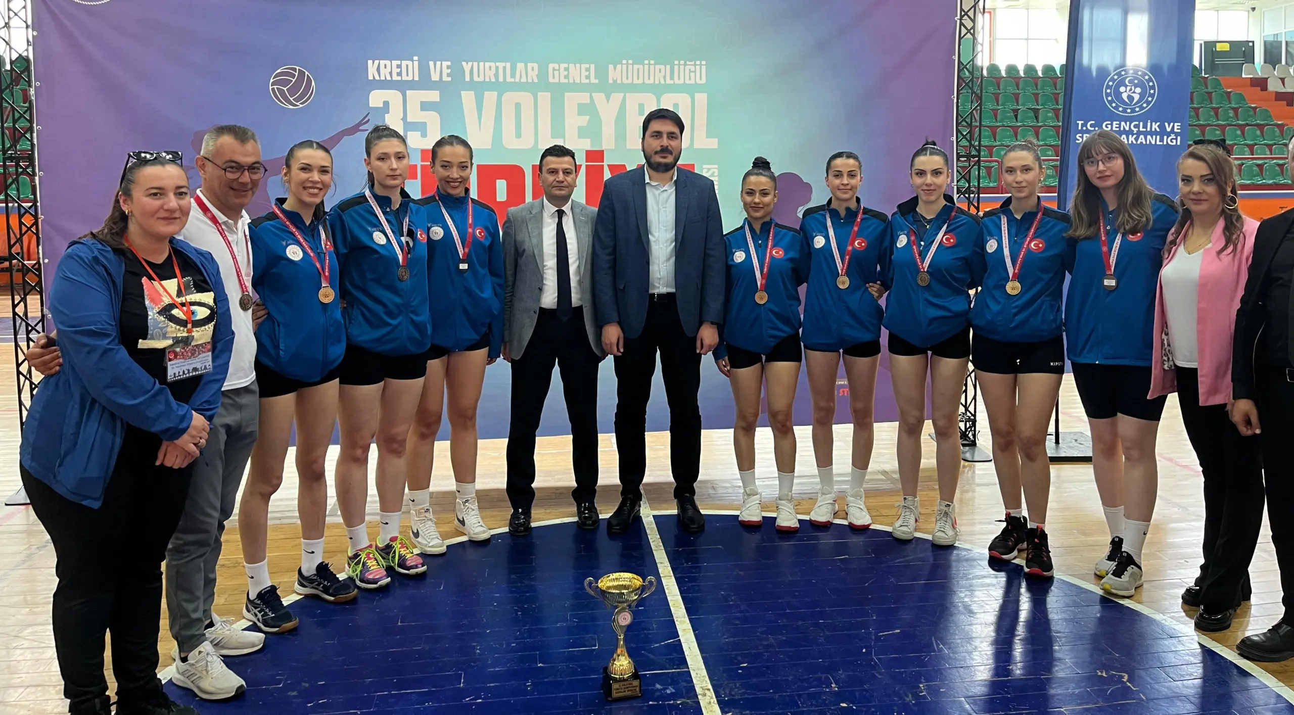 İzmitli voleybolcu Elif Çavdar’ın büyük başarısı! - Resim : 2