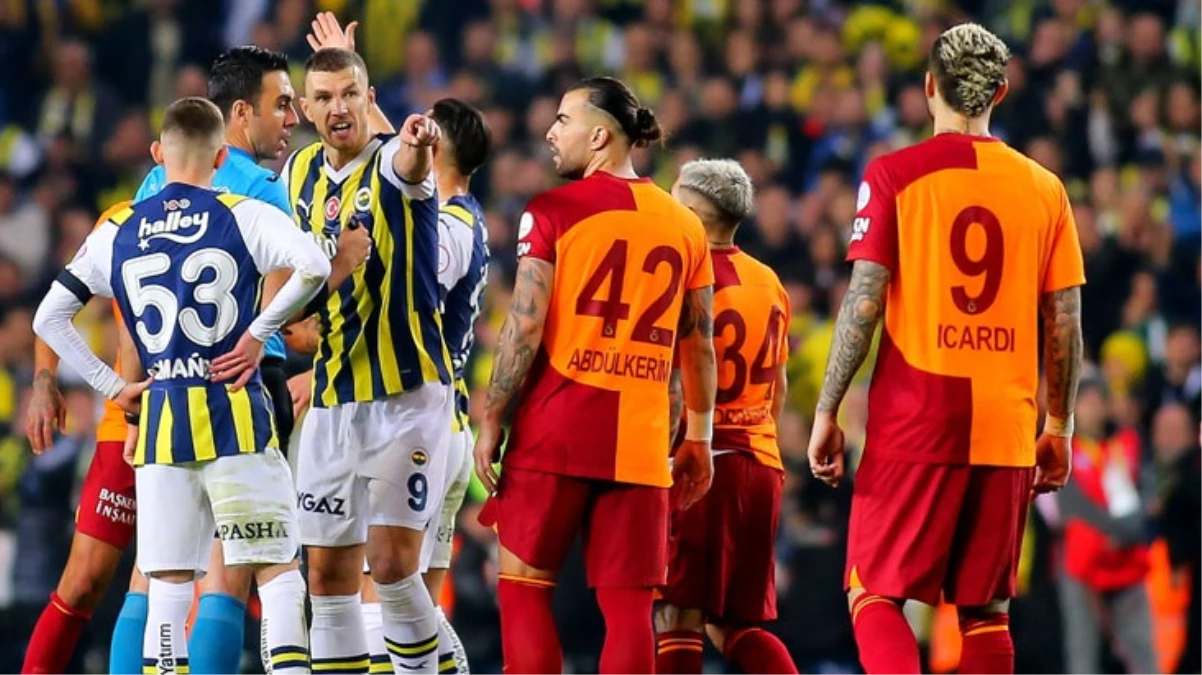 GALATASARAY FENERBAHÇE DERBİ İLK 11 BELLİ OLDU: Galatasaray Fenerbahçe Derbi Saat Kaçta, Hangi Kanalda? GS FB Maçı Şifresiz Mi? - Resim : 1