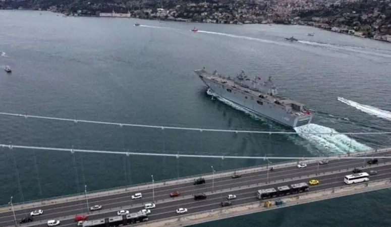 İstanbul Boğazı Beşiktaş önlerinde