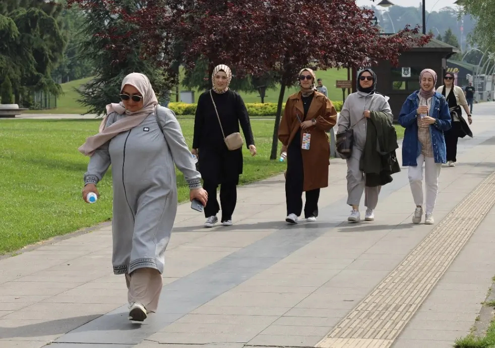 Sağlıklı yaşam için yürüdüler - Resim : 8