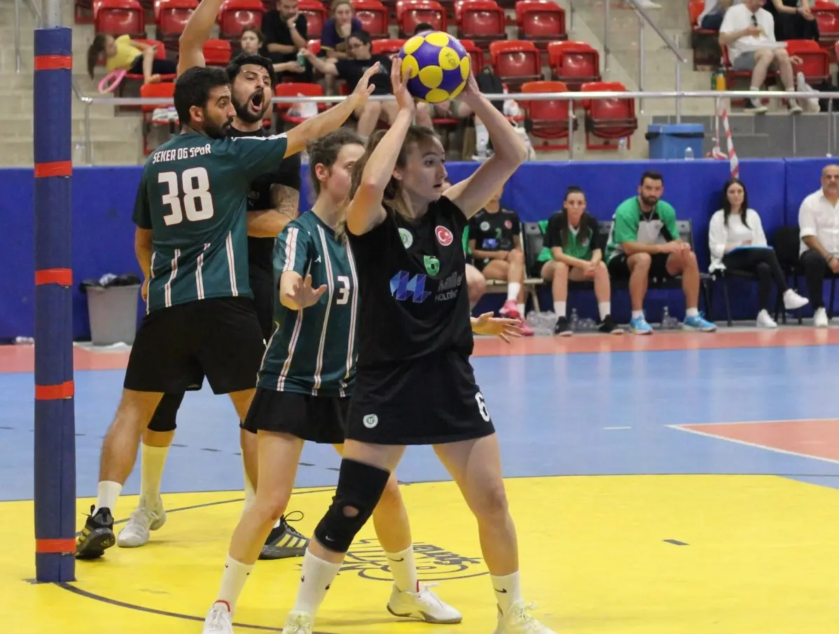 Korfbolda gelenek değişmedi! Şampiyon Kocaeli Üniversitesi! “23-7” - Resim : 1