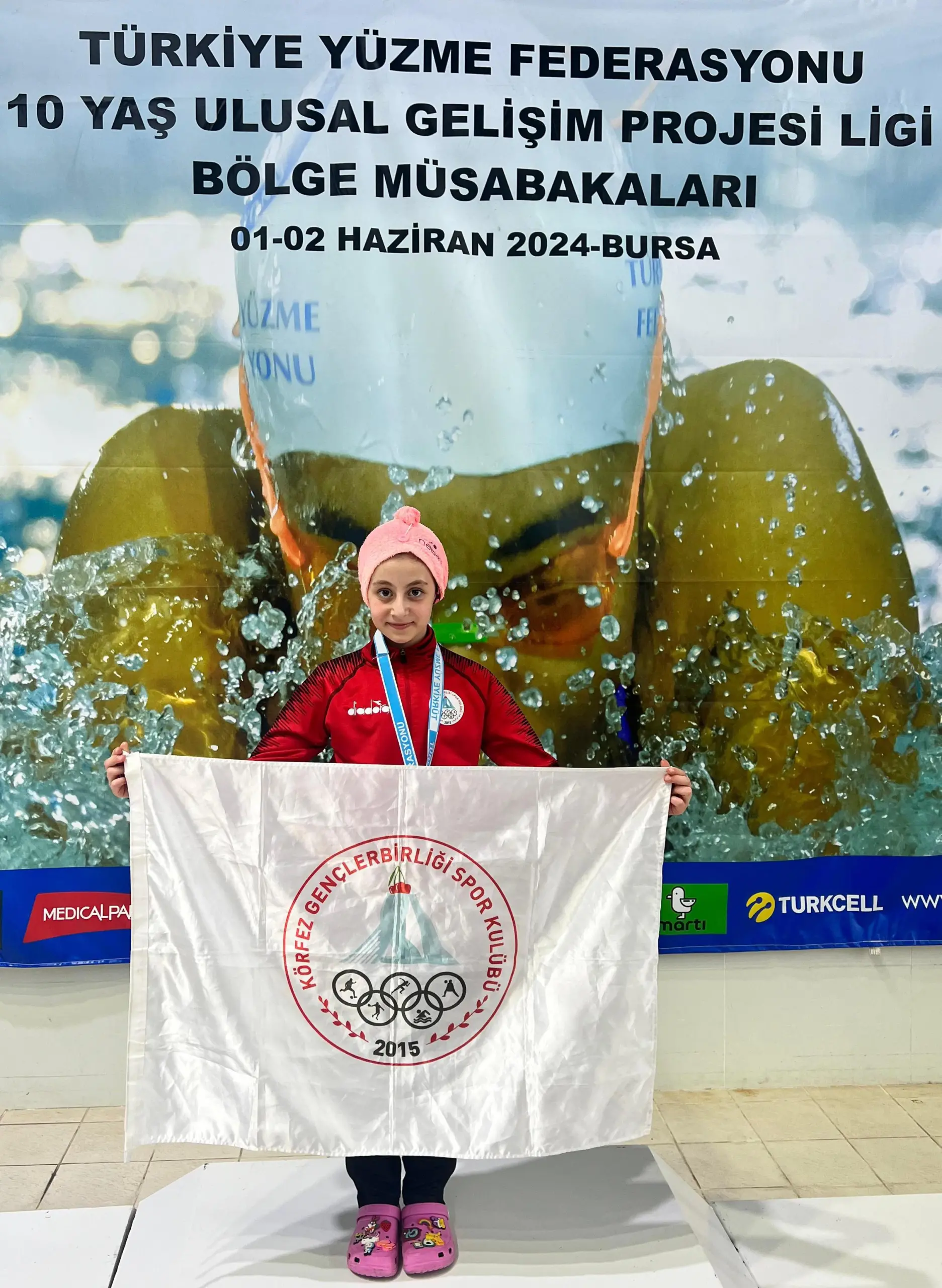 Genç yüzücüler Bursa'dan madalya ile döndü - Resim : 2