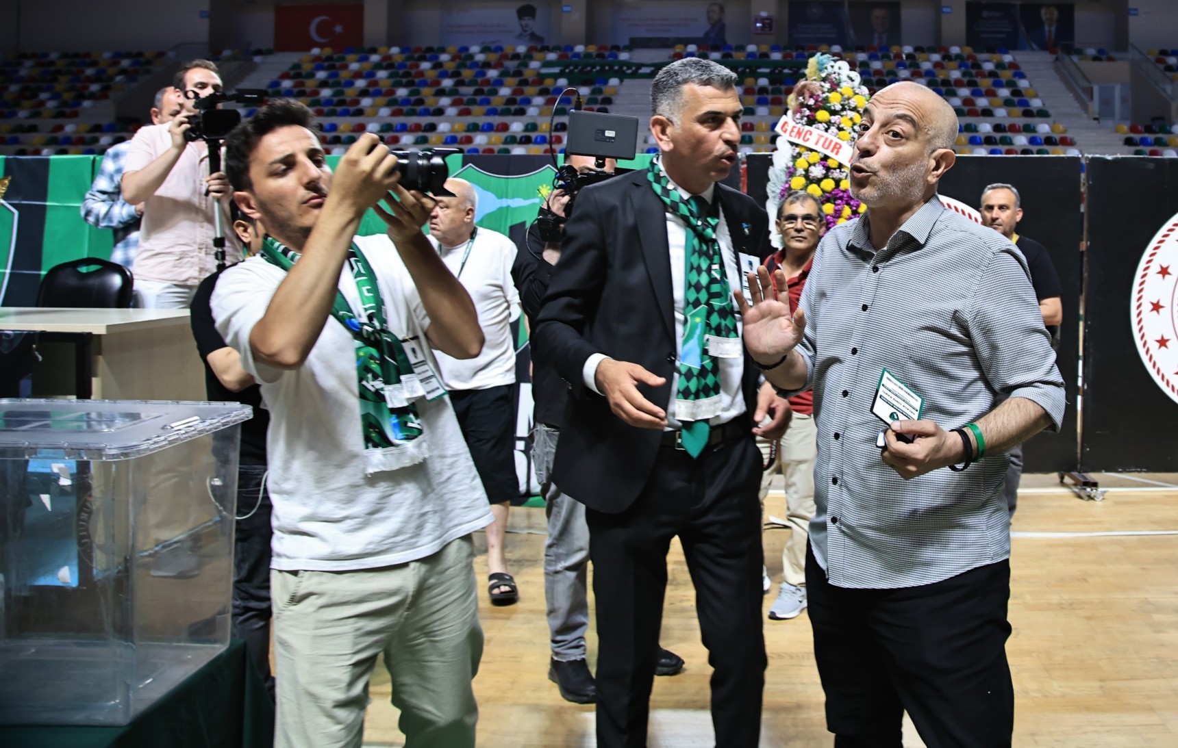 Kocaelispor'da gergin genel kurul "Foto Galeri - Ali Köksal" - Resim : 131