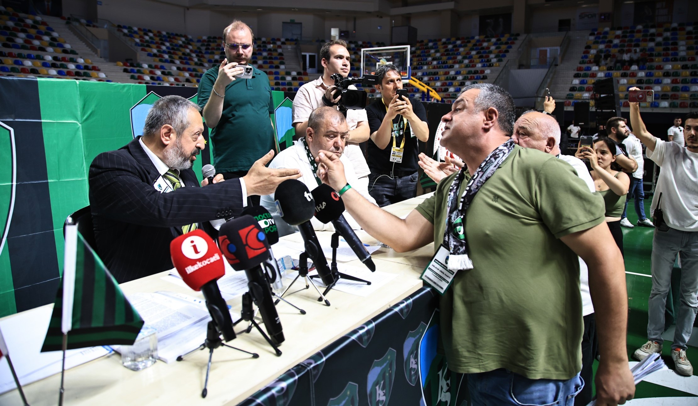 Kocaelispor'da gergin genel kurul "Foto Galeri - Ali Köksal" - Resim : 134