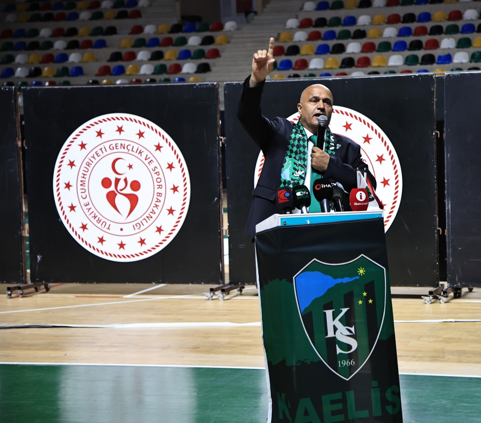 Kocaelispor'da gergin genel kurul "Foto Galeri - Ali Köksal" - Resim : 163