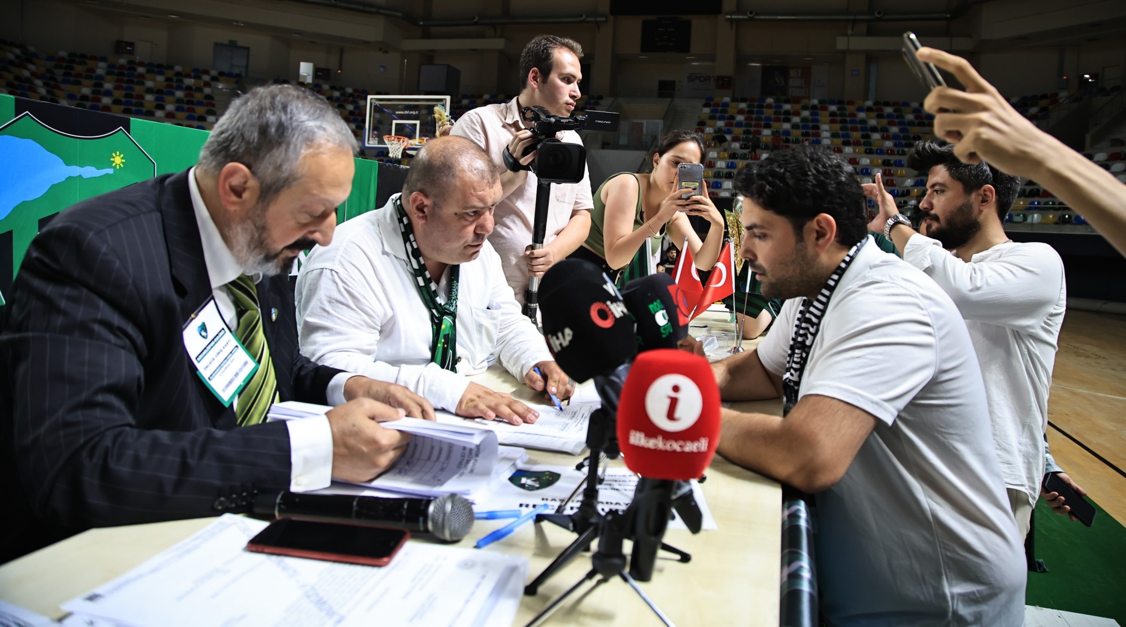 Kocaelispor'da gergin genel kurul "Foto Galeri - Ali Köksal" - Resim : 165