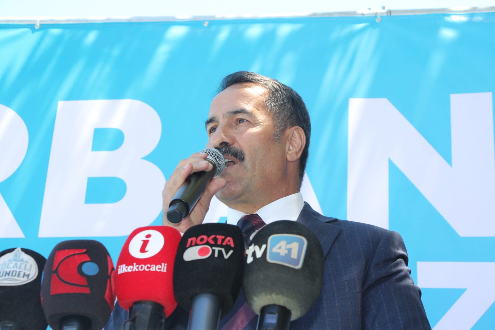 AK Parti ailesi bayramlaştı - Resim : 6