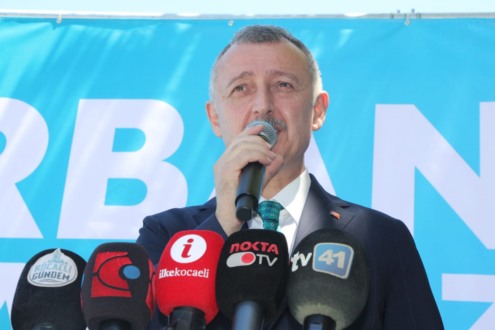 AK Parti ailesi bayramlaştı - Resim : 5