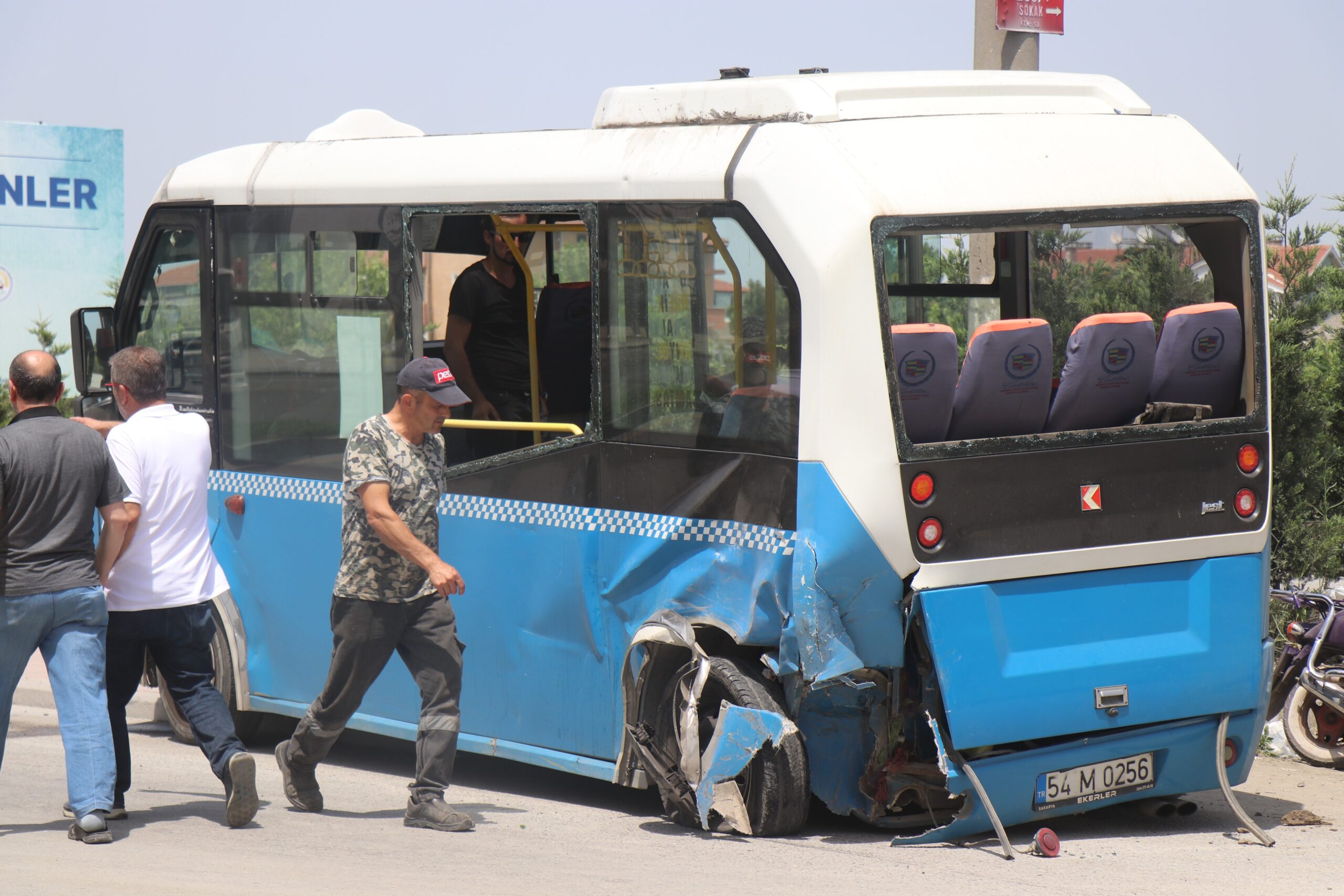 Erenler'de feci kaza: 7 yaralı - Resim : 1