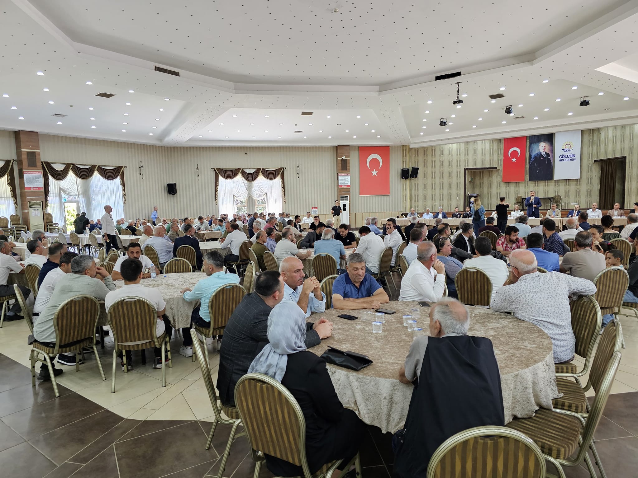 Gölcük kent bayramlaşmasında sıcak anlar yaşandı - Resim : 2