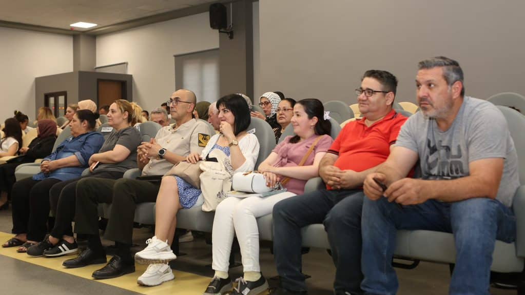 Hacı Zehra-Hacı Ahmet Hamdi Çepni İlkokulu 4/A sınıfı öğrencileri mezun oldu - Resim : 15