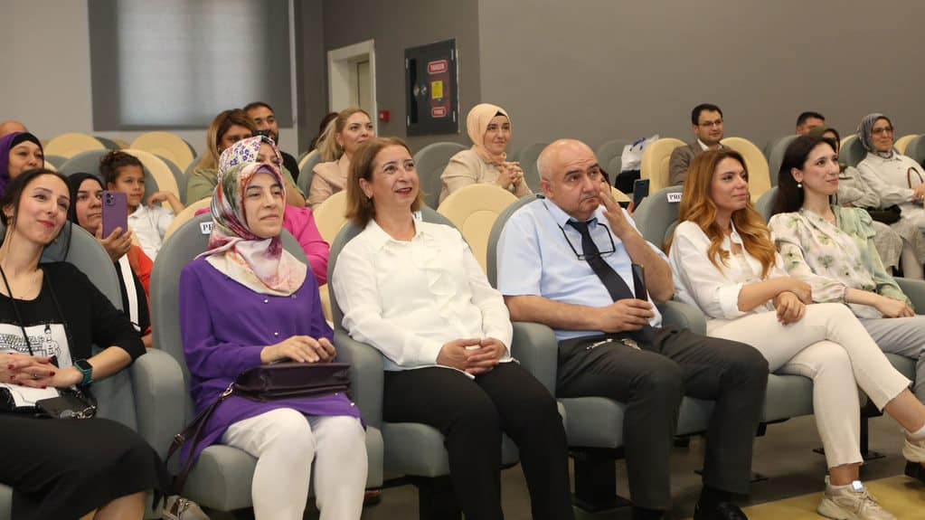 Hacı Zehra-Hacı Ahmet Hamdi Çepni İlkokulu 4/A sınıfı öğrencileri mezun oldu - Resim : 18