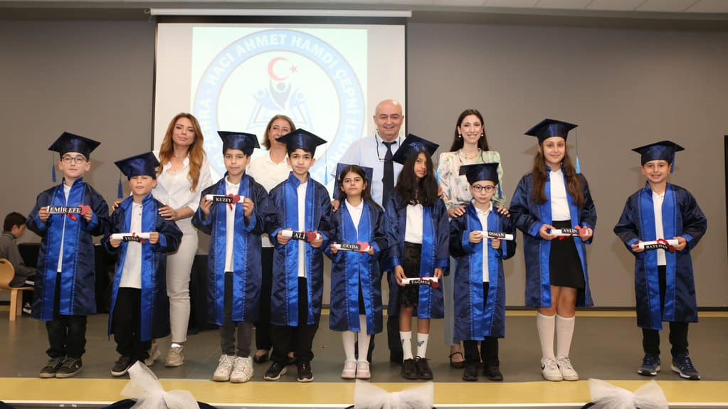 Hacı Zehra-Hacı Ahmet Hamdi Çepni İlkokulu 4/A sınıfı öğrencileri mezun oldu - Resim : 8