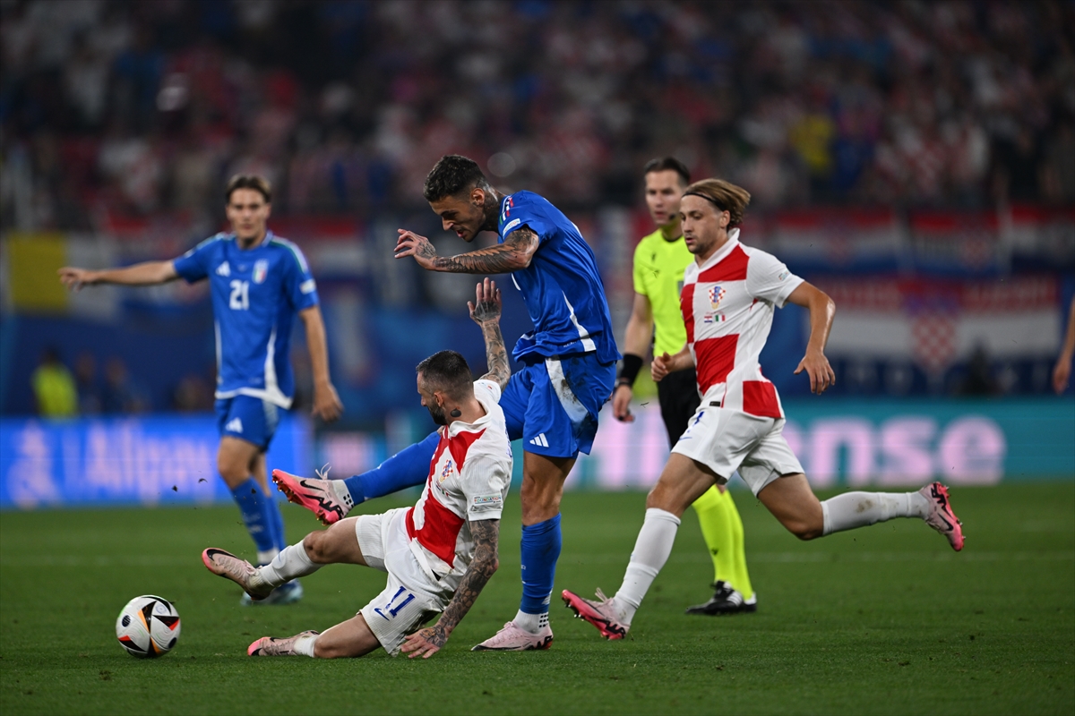 İtalya zor yırttı: 1-1