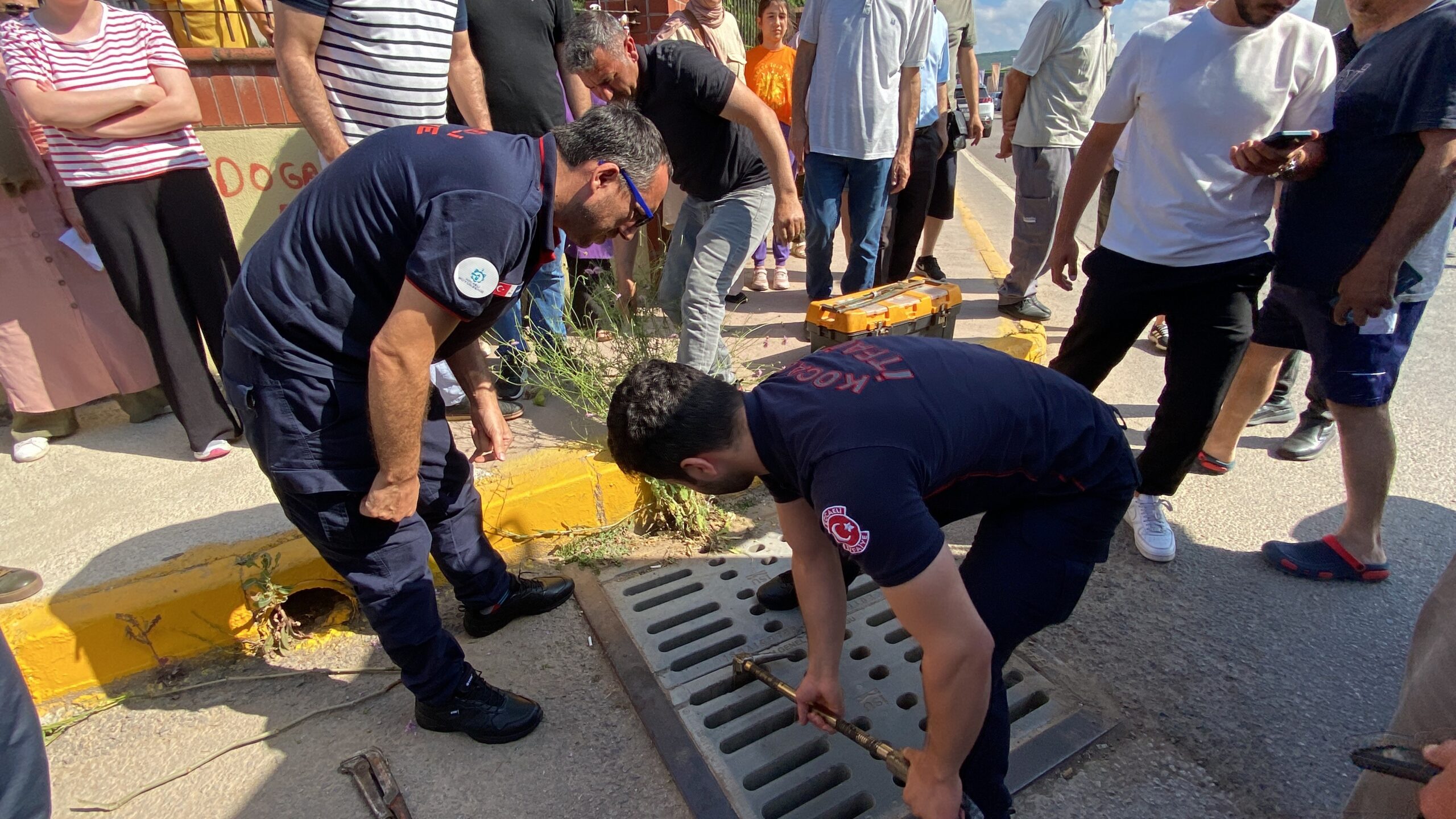 Kimliğini mazgala düşürdü: Gözyaşlarını tutamadı - Resim : 3