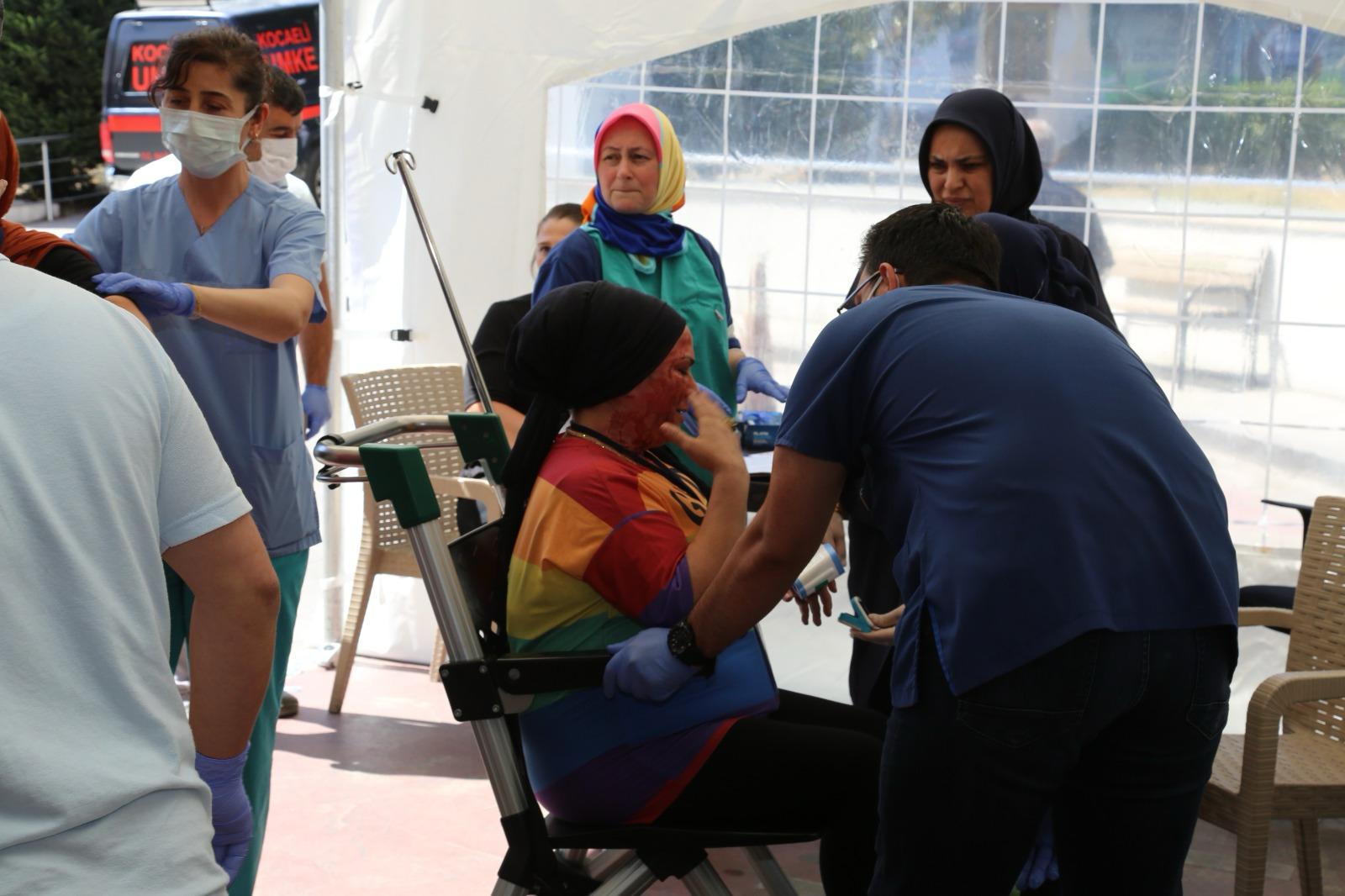 Kocaeli Devlet Hastanesi'nde gerçeğini aratmayan tatbikat! - Resim : 5