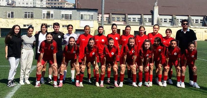 Körfez'in kızları ilk maçında galip "4-0" - Resim : 1