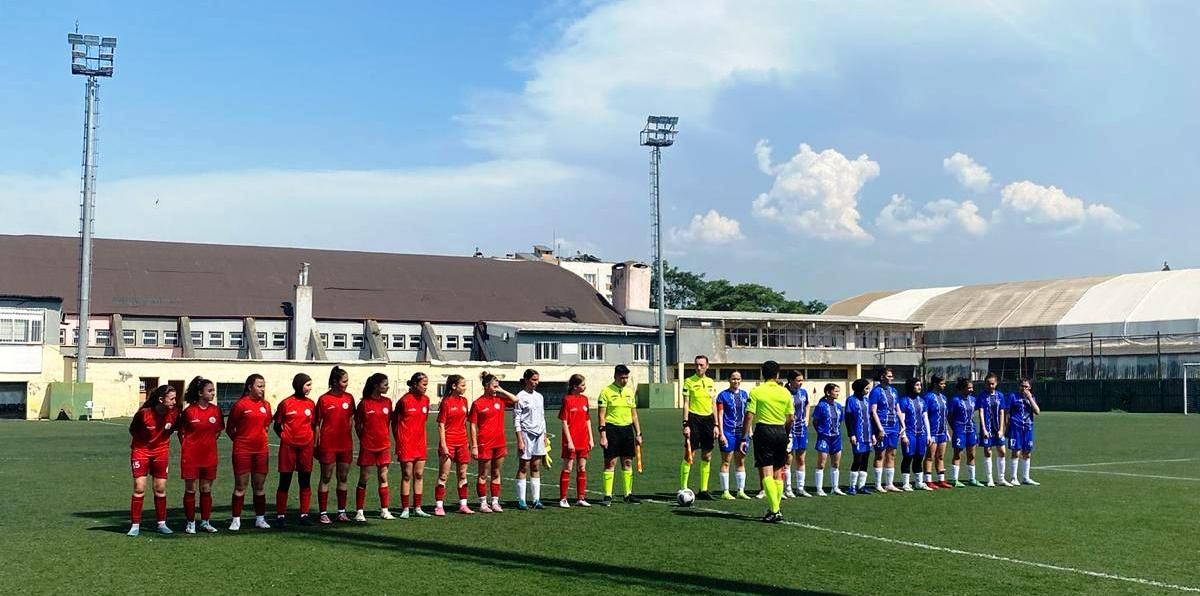 Körfez'in kızları ilk maçında galip "4-0" - Resim : 2