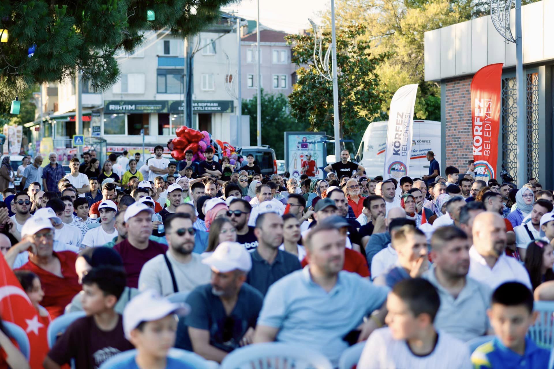 Körfezliler, Türkiye’yi Portekiz maçında da sahilde destekleyecek - Resim : 1