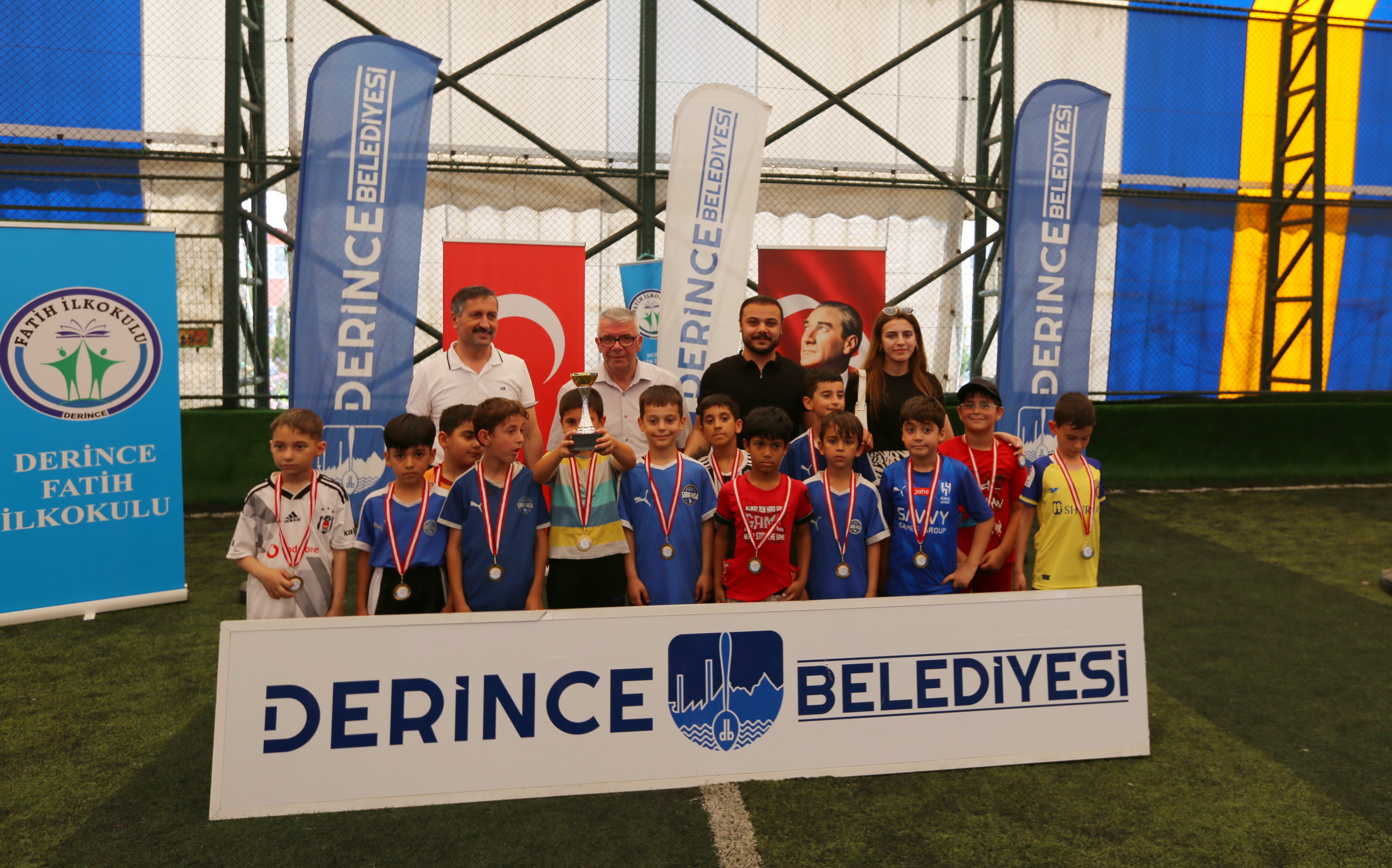 Derince'de küçüklerin futbol heyecanı! - Resim : 1