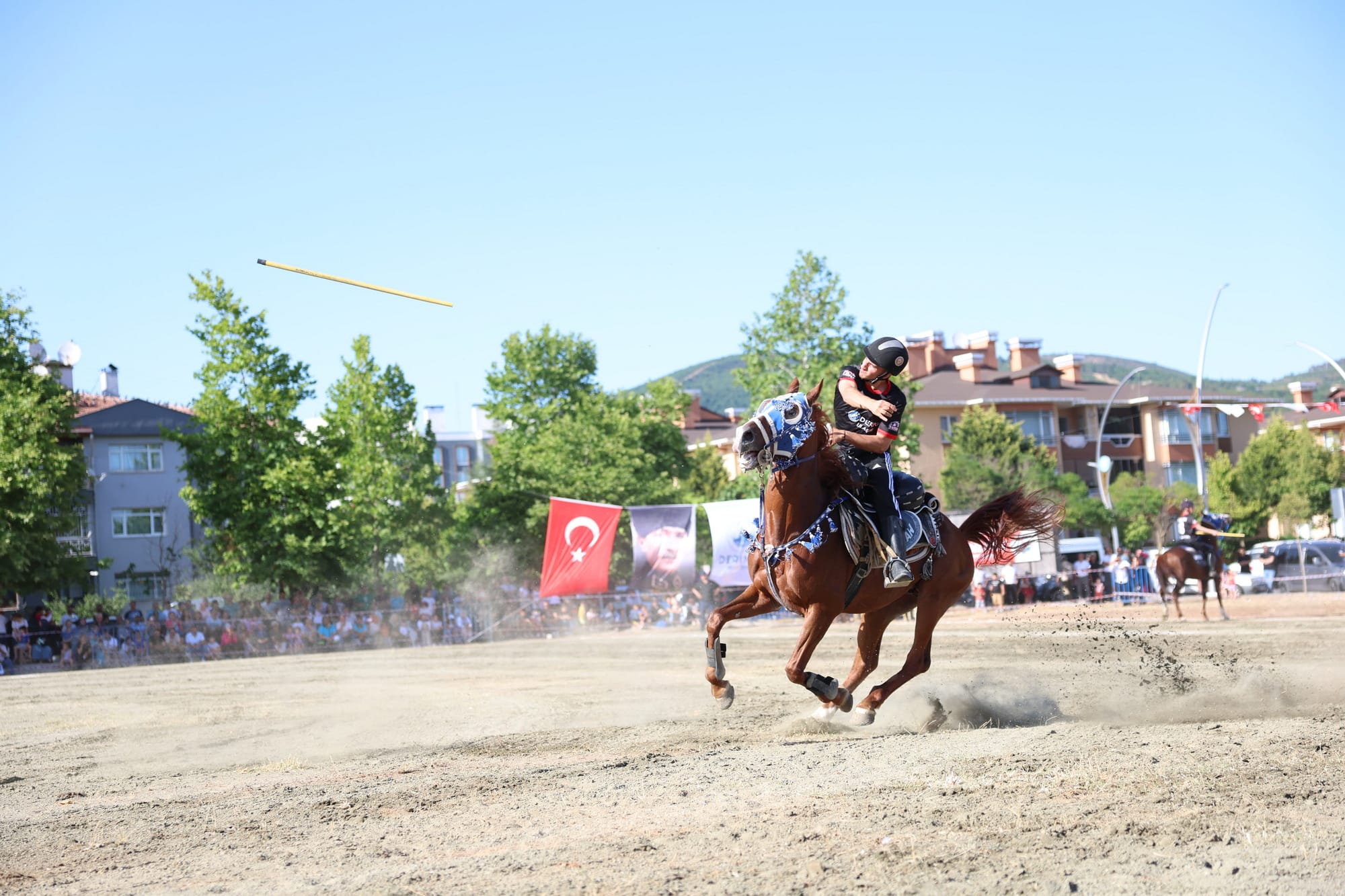 Sertif Gökçe at üstünde - Resim : 5