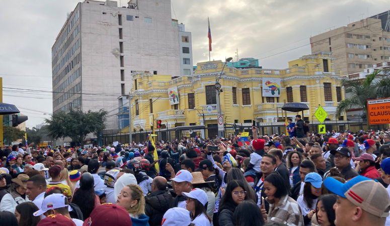 Maduro seçilmişti ama protestolar başladı! Bir kişi öldü