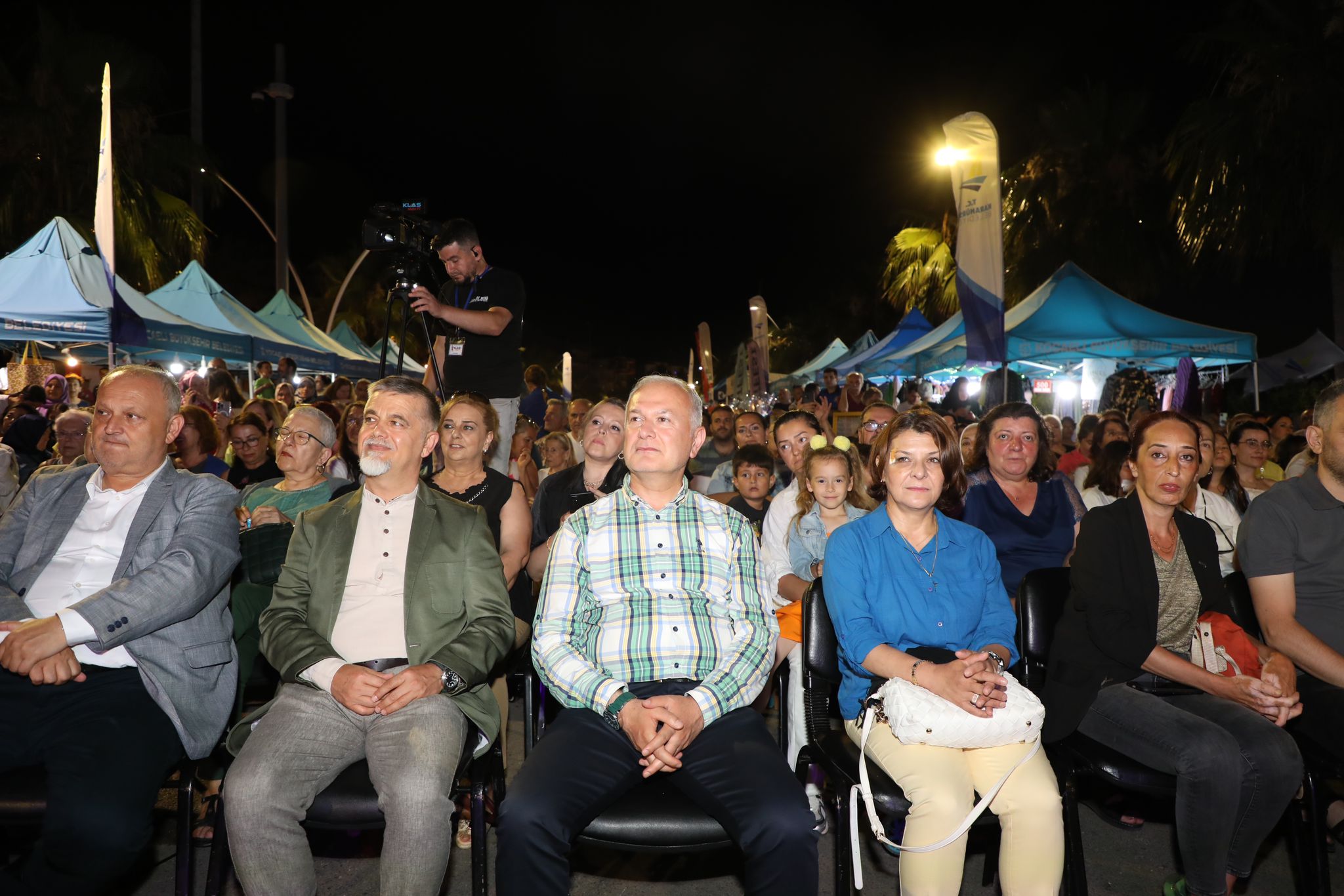 Ahmet Çalık koro ile birlikte sahne aldı! - Resim : 3