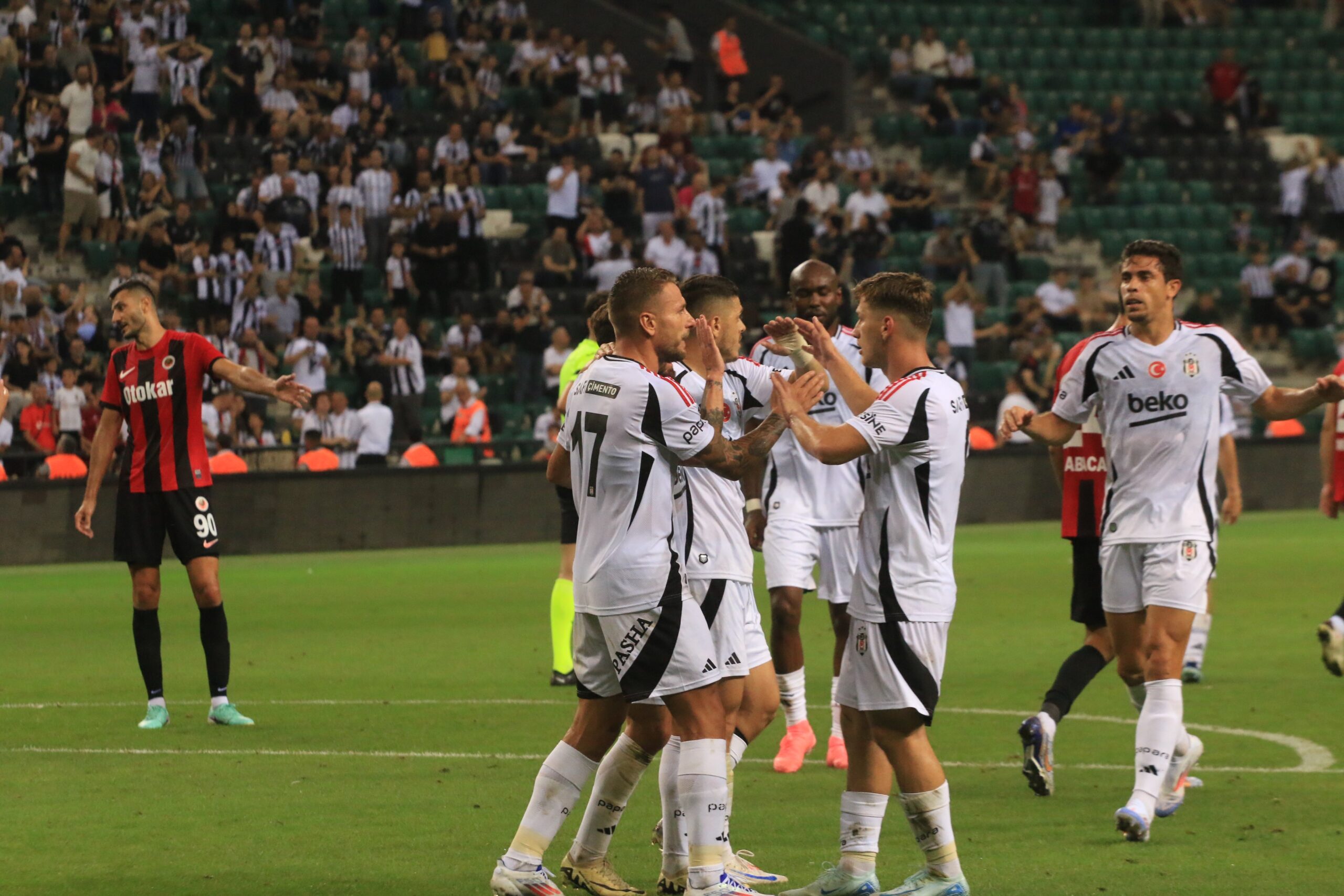 İzmit’teki maçı Beşiktaş kazandı! 2-0