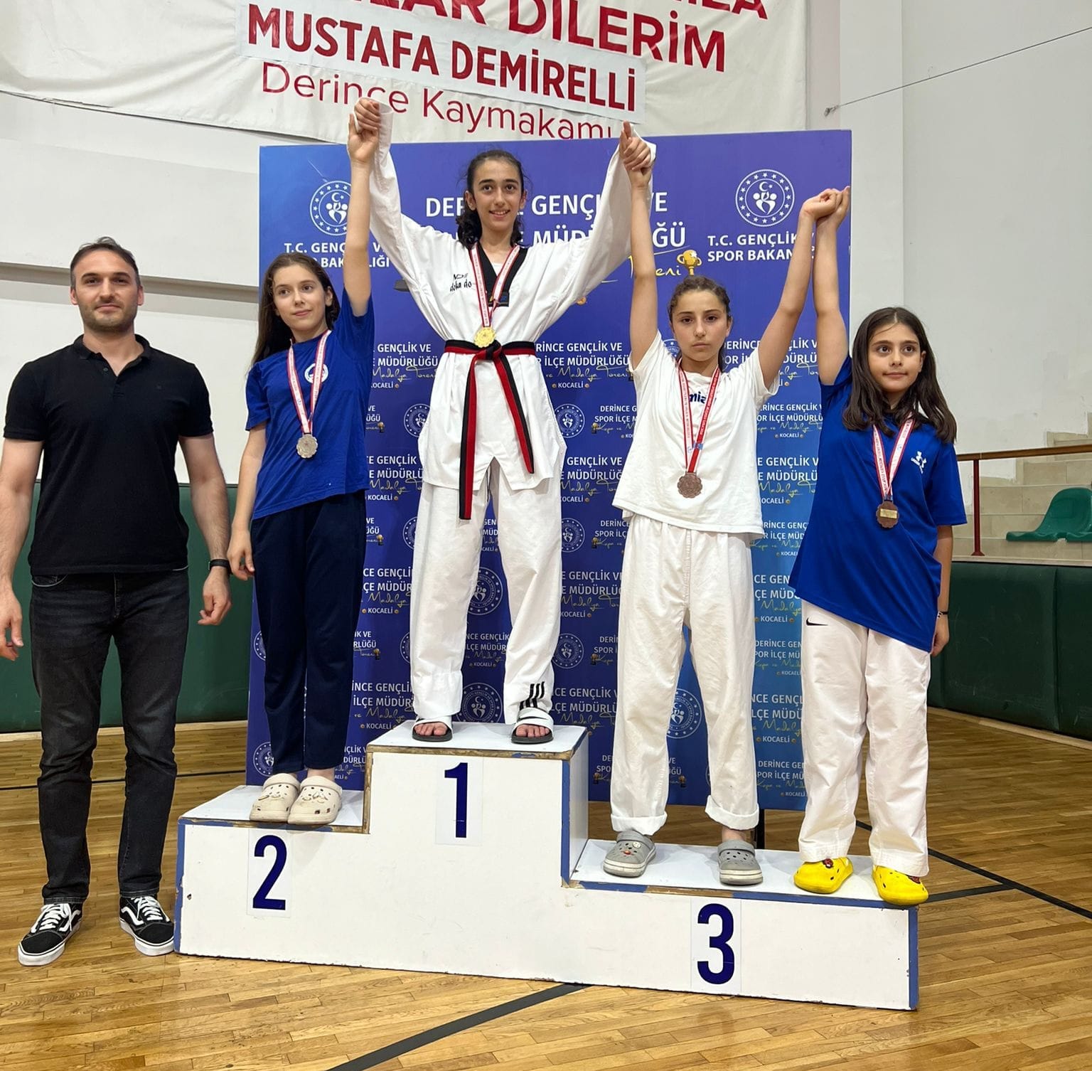 Gölcük Belediyespor Taekwandocuları Kocaeli Şampiyonu - Resim : 2