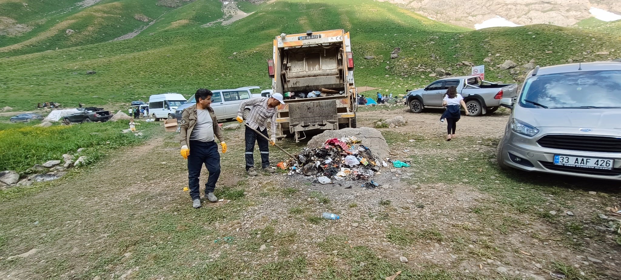 Güzelliğiyle gündemden düşmeyen Cennet ve Cehennem Vadisi'nde Çöplere Müdahale - Resim : 1