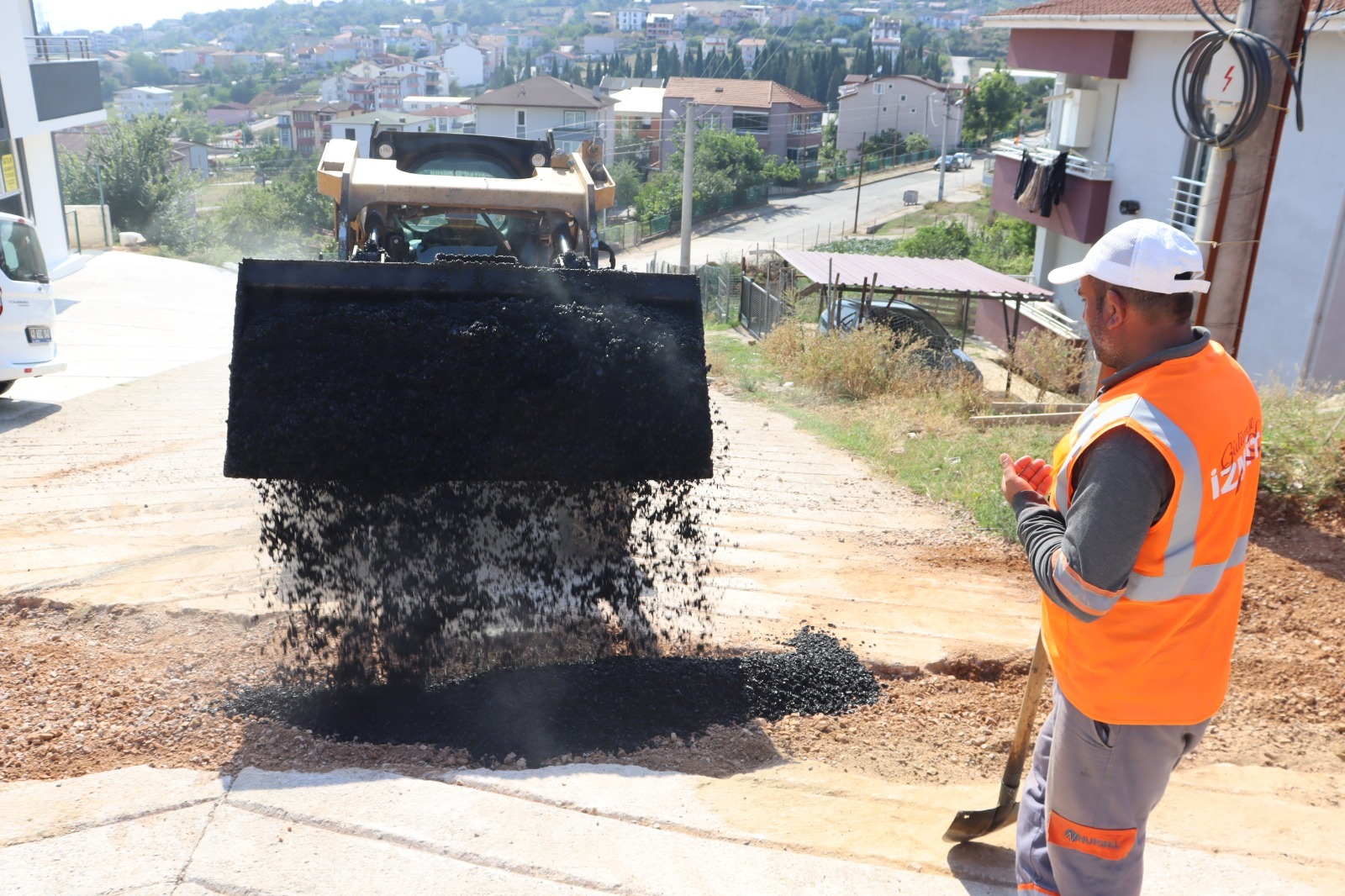 İzmit Belediyesi’nin yol çalışmaları sürüyor! Trafik rahatlayacak - Resim : 3