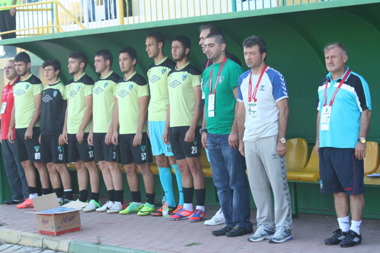 İzmit Futbol Kulübü, Veli Akbaş'a emanet! - Resim : 1