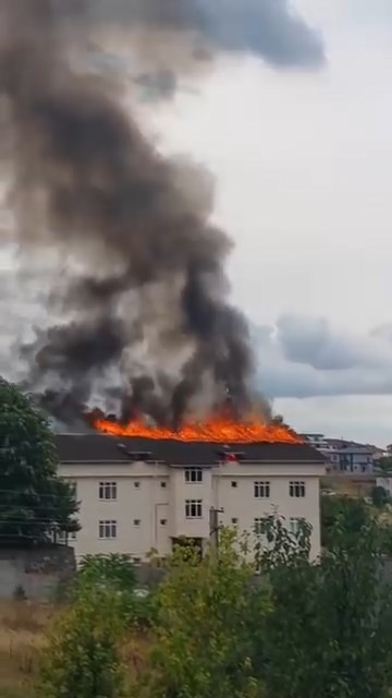 Korkutan yangın... Tüpler patladı! - Resim : 6