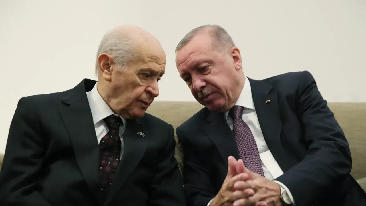 Ümit Özdağ’dan “Bahçeli o fotoğrafla Erdoğan’ı tehdit etti” iddiası