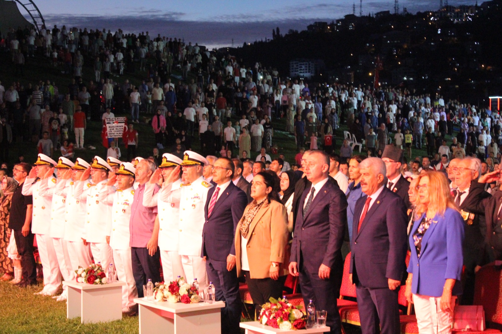 Vali Yavuz 15 Temmuz’da veda etti! “Sahip çıktığımız şey namusumuz” - Resim : 1