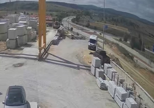 Zincirleme trafik kazası: 12 yaralı - Resim : 1