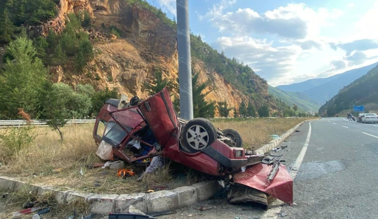 Gümüşhane’de korkuç kaza! 1 ölü 9 yaralı