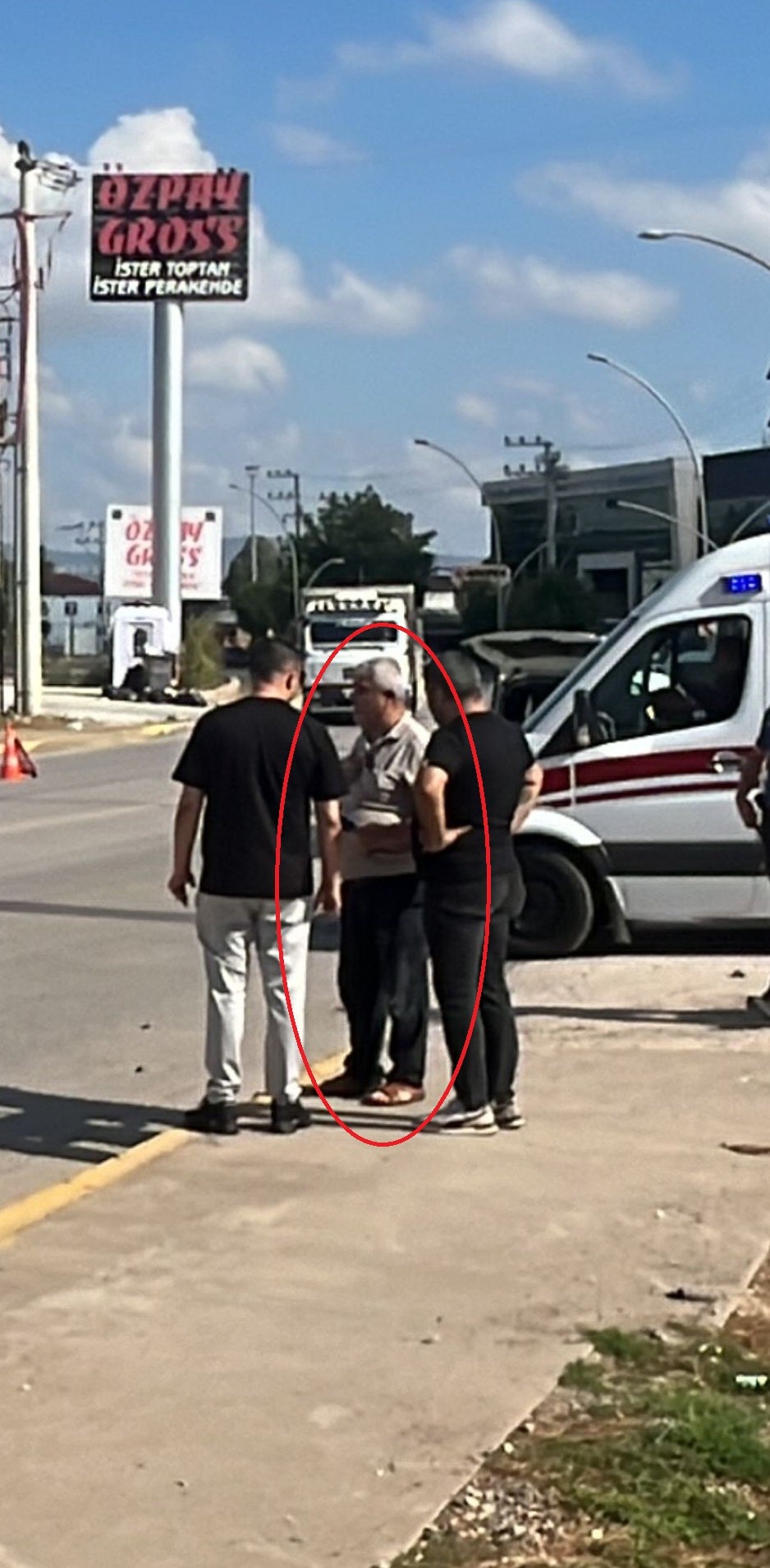 Vince çarpıp takla atan otomobilden bakın nasıl çıktı... - Resim : 3