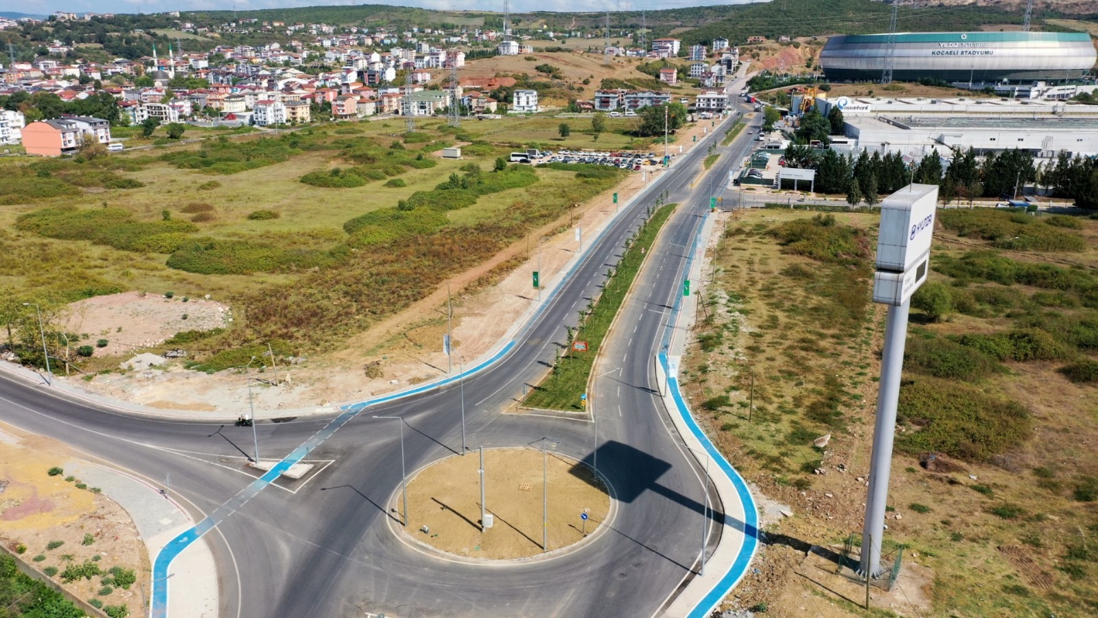 Kocaeli Stadı bağlantı yolunda çevre düzenlemesi - Resim : 3