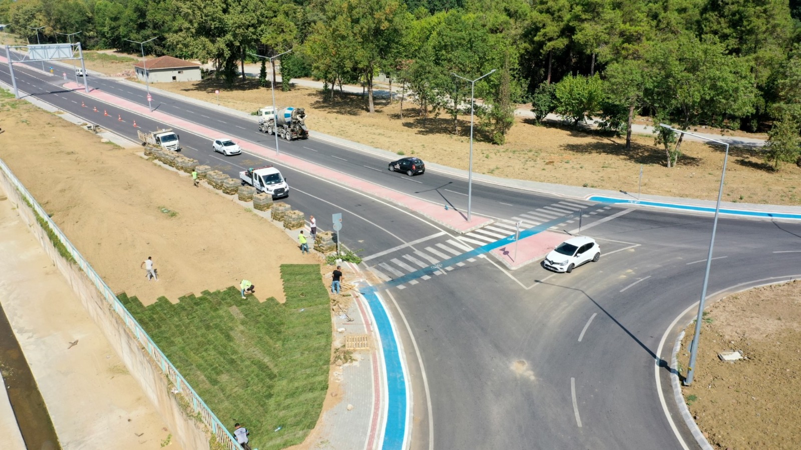 Kocaeli Stadı bağlantı yolunda çevre düzenlemesi - Resim : 2