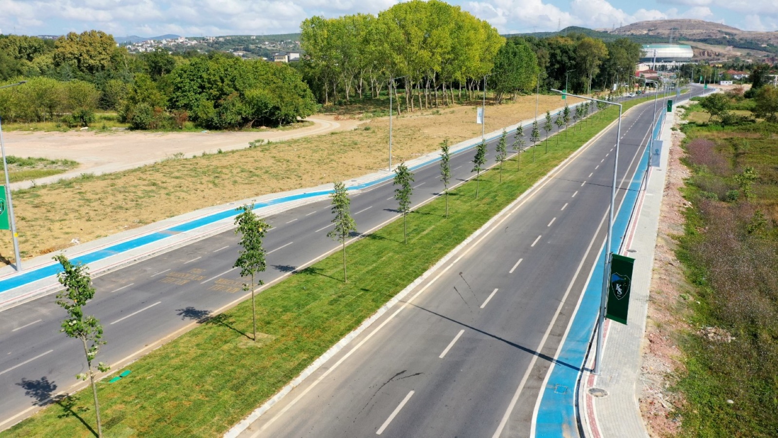 Kocaeli Stadı bağlantı yolunda çevre düzenlemesi - Resim : 1